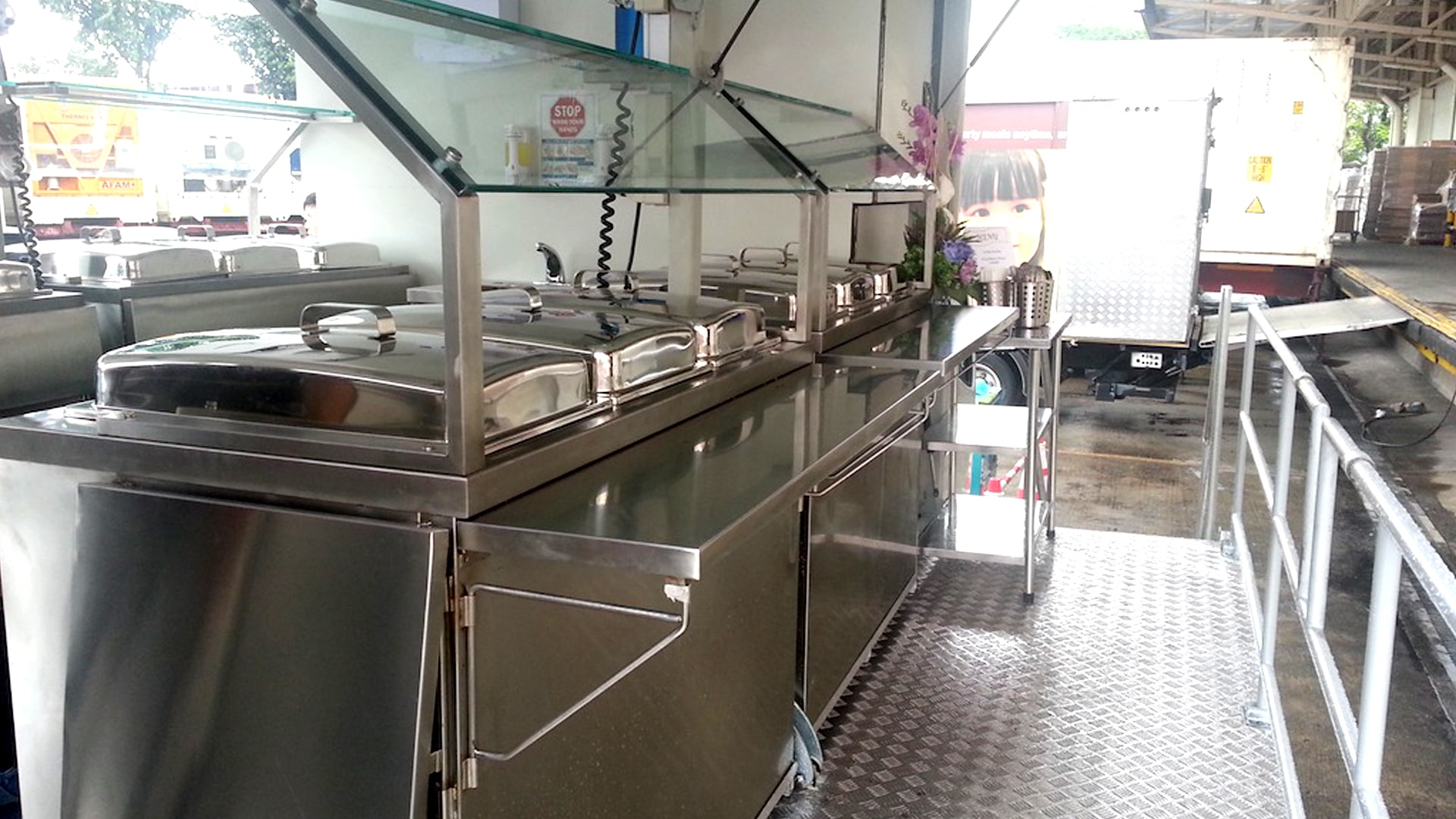 tsc_tubelar_f&b_mobile-kitchen_singapore-food-industry-04_1920x1080-min