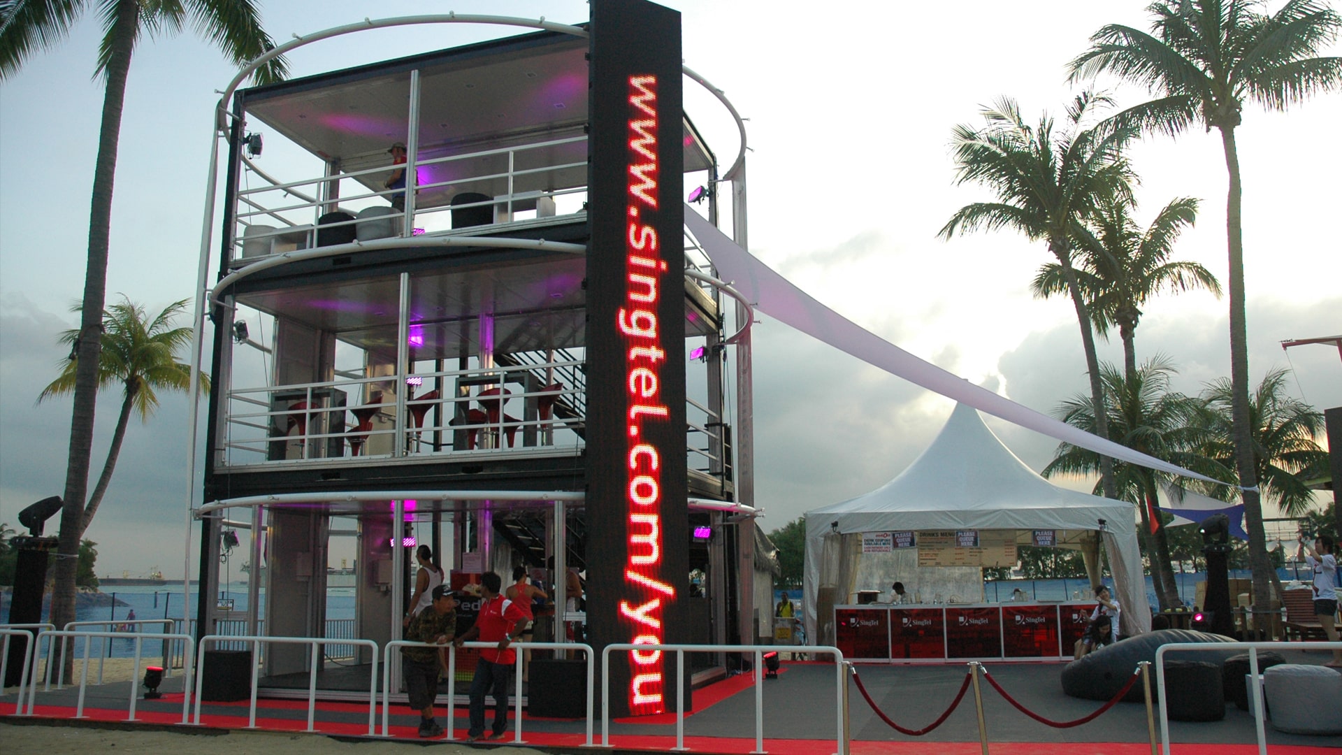 tsc_opt-images_customized-containers_zoukout-singtel-lounge-area-1920x1080-04-min
