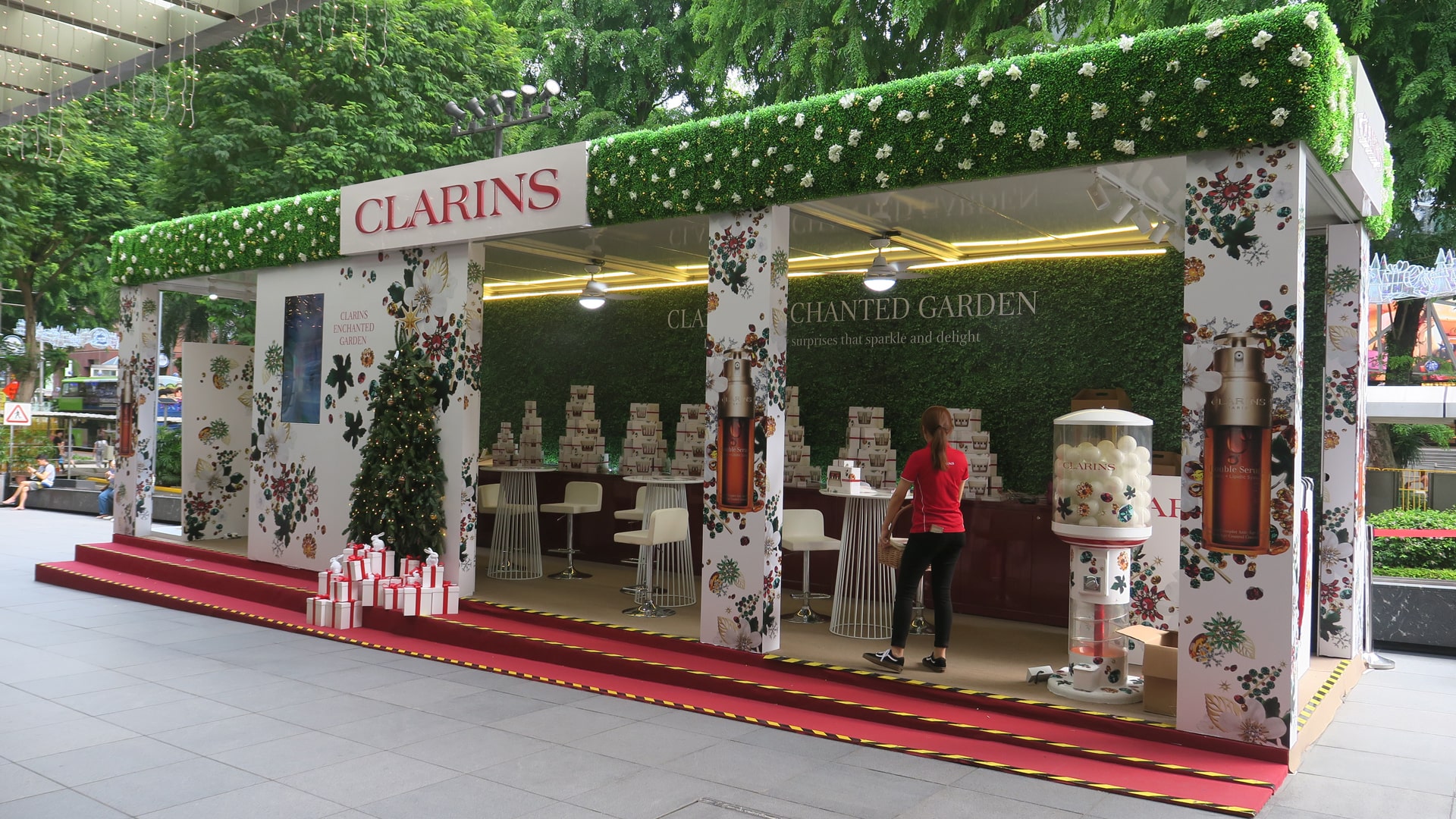 tsc_opt-images_tubelar-system_clarins-pop-up-beauty-store-1920x1080-02-min