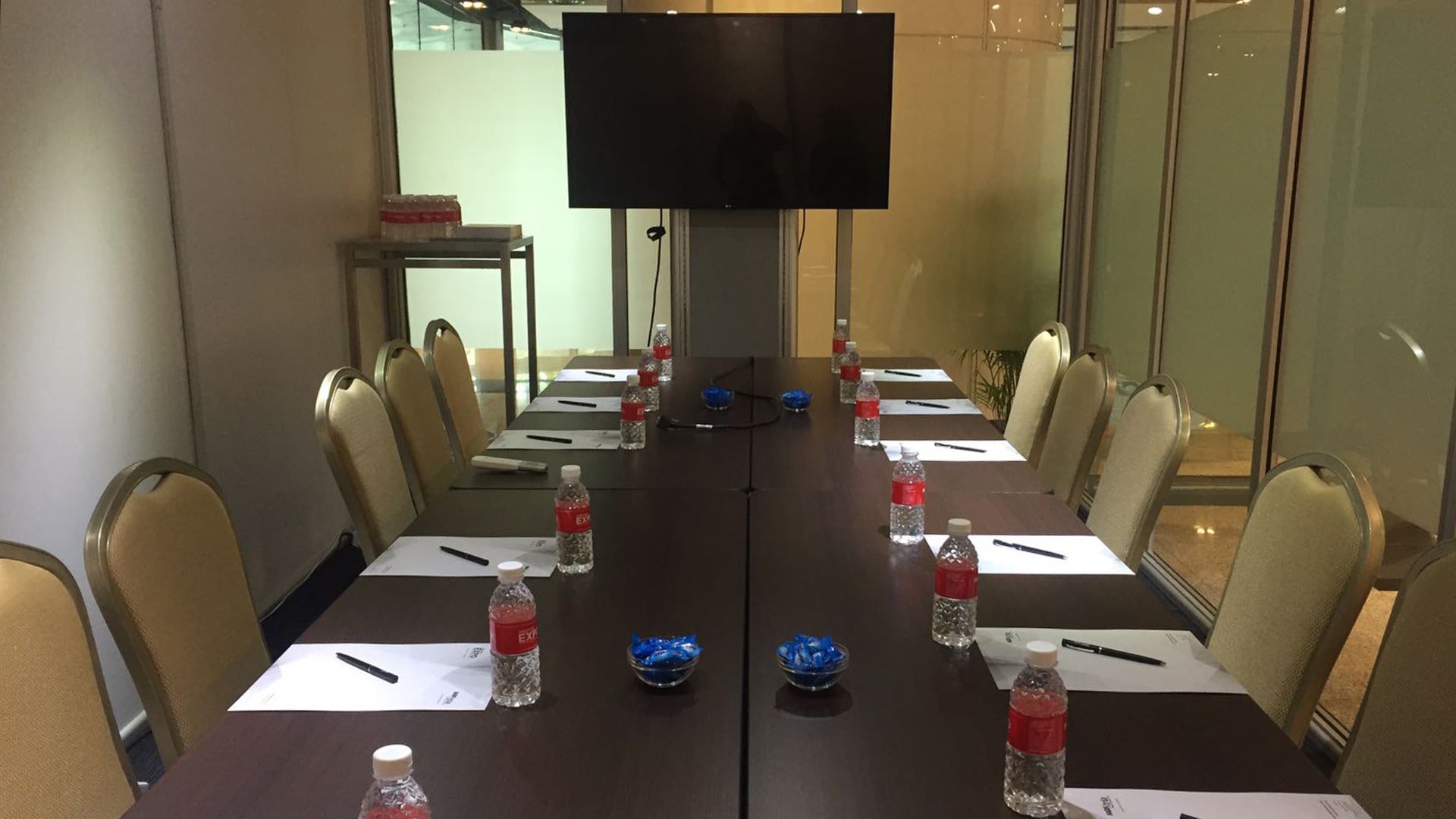 tsc_opt-images_tubelar-system_expo-lot-asia-meeting-room-1920x1080-02-min