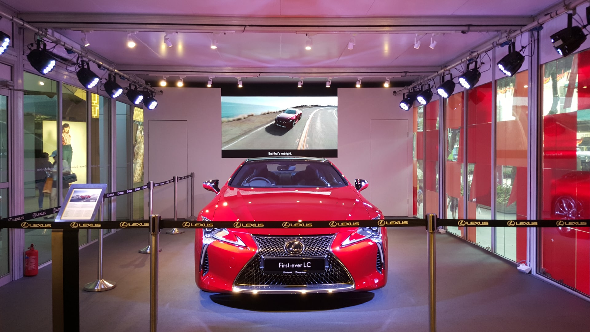 tsc_opt-images_tubelar-system_lexus-lc-press-conference-showroom-1920x1080-03-min