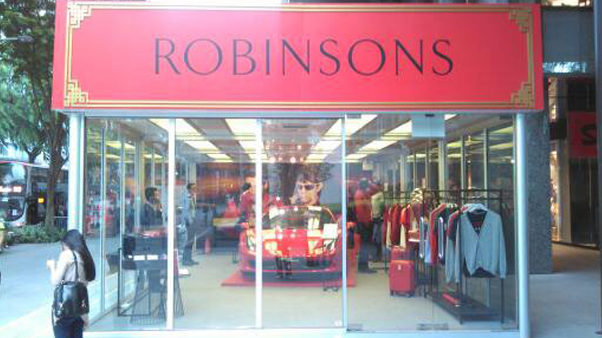 tsc_opt-images_tubelar-system_robinsons-pop-up-merchandise-store-1920x1080-03-min