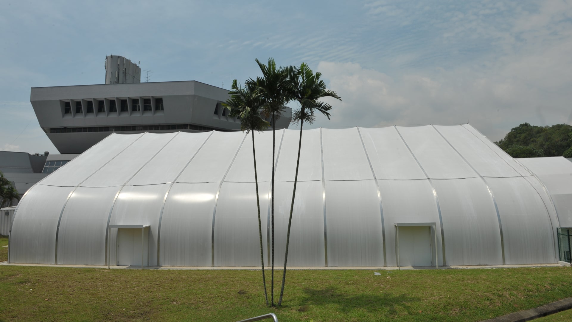 tsc_opt-images_mega-structures_singapore-science-center-marquee-1920x1080-01-min